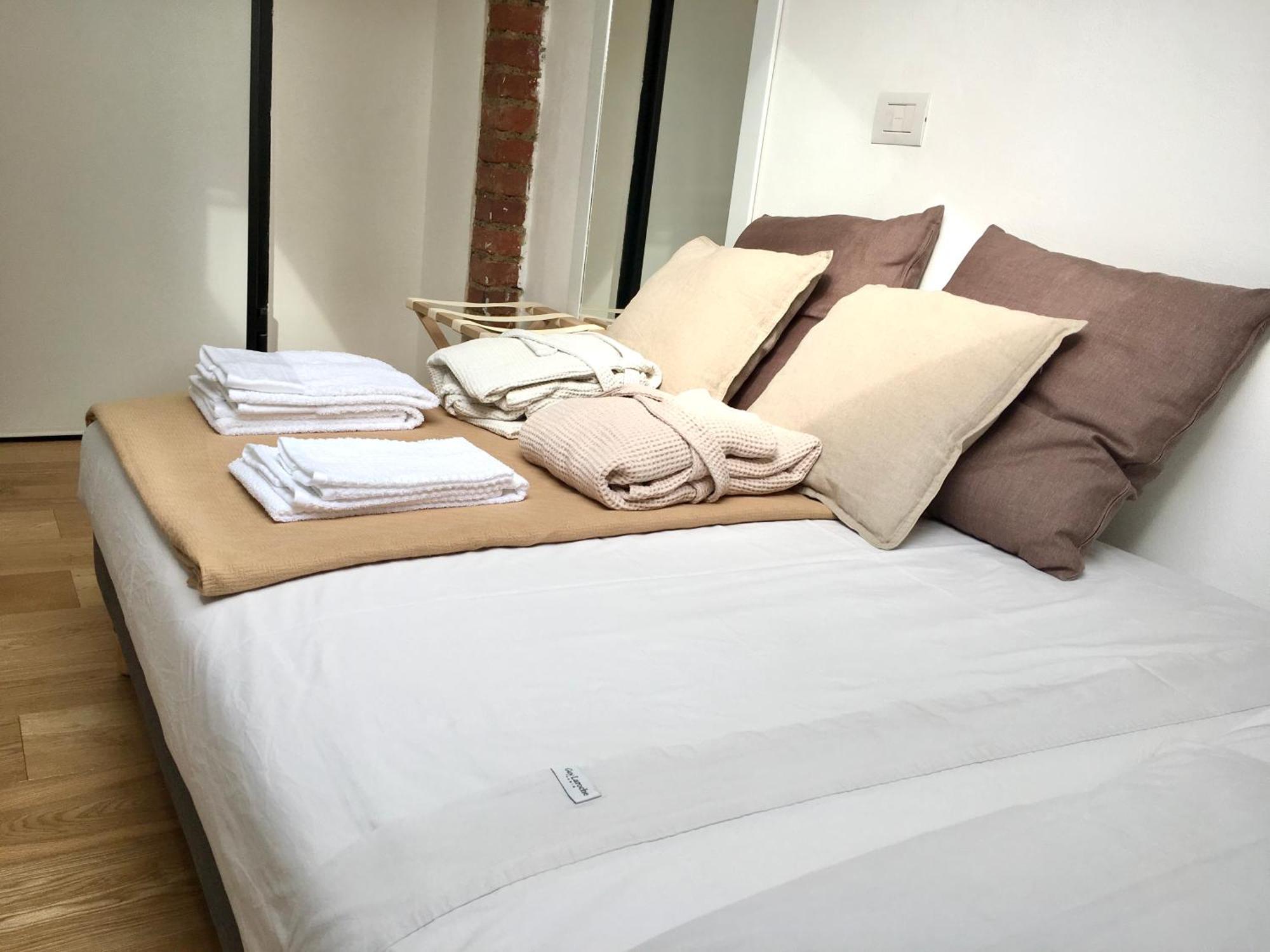 Bright Mini Studio In The Heart Of Milano Phòng bức ảnh